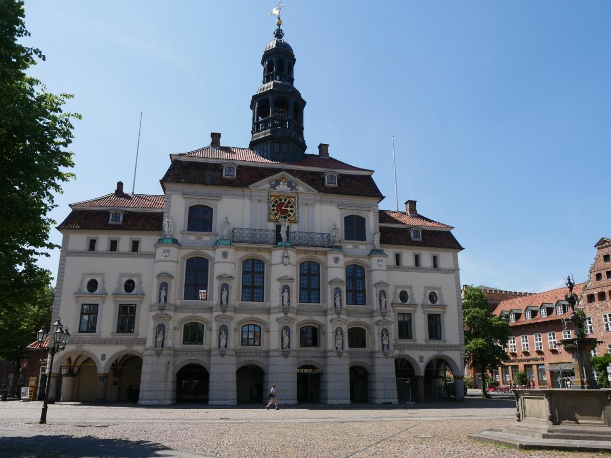 Zentrales Altstadt - Apartment In Lueneburg Mit Terrasse & Parkplatz Exterior photo